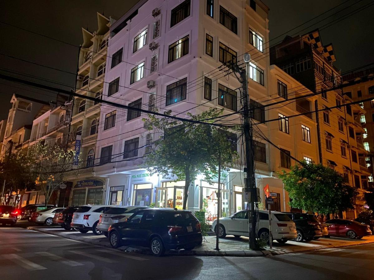 Hotel Nha Nghi Trung Hau Mong Cai Exterior foto